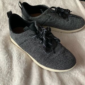 TOMS Sneakers